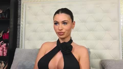 Snapshot of rosevanessa chatting on 11/05/25, 07:30 Gabriela online show from 11/05/25, 07:30