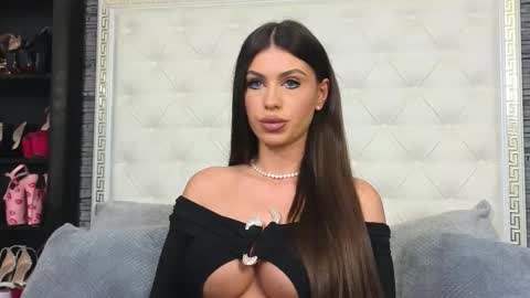 Snapshot of rosevanessa chatting on 11/06/25, 08:04 Gabriela online show from 11/06/25, 08:04