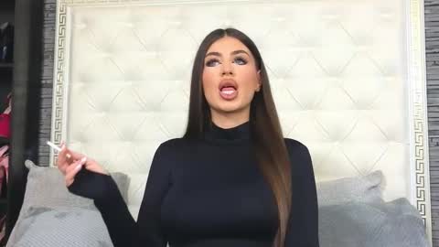 Snapshot of rosevanessa chatting on 11/24/25, 08:14 Gabriela online show from 11/24/25, 08:14