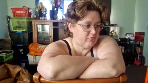 Snapshot of rosey231357695 chatting on 11/25/25, 08:53 Rosey online show from 11/25/25, 08:53