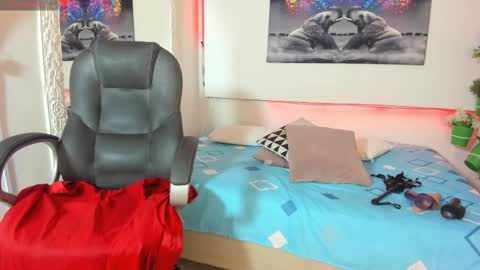 Snapshot of rosi_cooper chatting on 02/13/25, 10:44 rosi_cooper online show from 02/13/25, 10:44