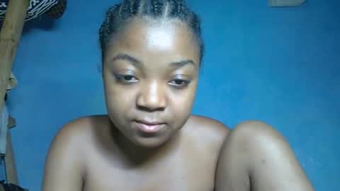 Snapshot of rosia22 chatting on 11/05/25, 02:39 rosia22 online show from 11/05/25, 02:39