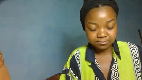 Snapshot of rosia22 chatting on 11/07/25, 03:01 rosia22 online show from 11/07/25, 03:01