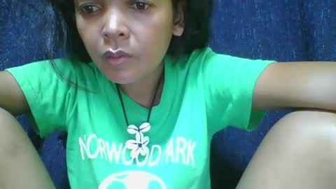 rosia685234 online show from 02/05/25, 06:59