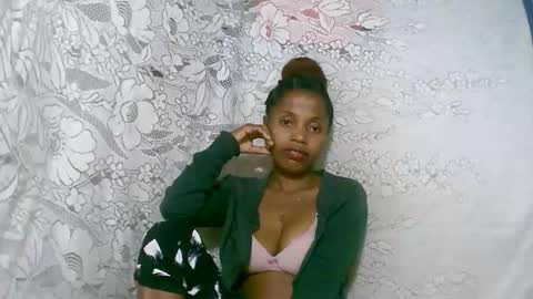 rosia online show from 11/28/25, 02:47