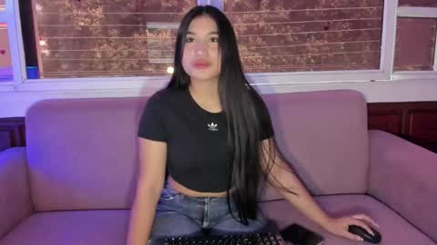 Snapshot of rosie_chell chatting on 05/03/26, 11:49 Rosie online show from 05/03/26, 11:49