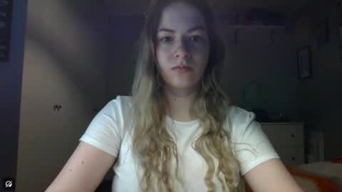 Snapshot of rosie_june chatting on 11/03/25, 07:42 Rosie online show from 11/03/25, 07:42