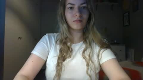 Snapshot of rosie_june chatting on 11/04/25, 07:51 Rosie online show from 11/04/25, 07:51