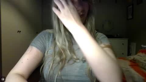 Snapshot of rosie_june chatting on 12/16/25, 09:03 Rosie online show from 12/16/25, 09:03