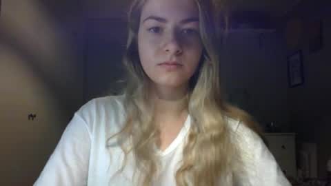 Snapshot of rosie_june chatting on 01/09/26, 07:44 Rosie online show from 01/09/26, 07:44