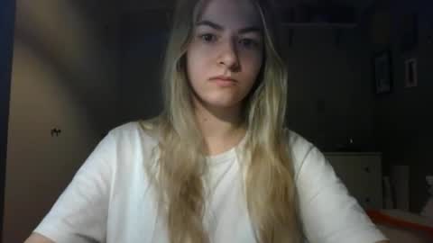 Snapshot of rosie_june chatting on 02/02/26, 08:13 Rosie online show from 02/02/26, 08:13