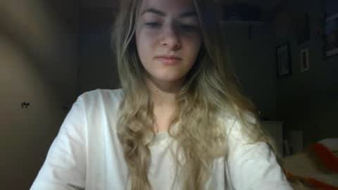 Snapshot of rosie_june chatting on 02/04/26, 07:36 Rosie online show from 02/04/26, 07:36