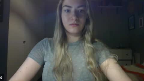 Snapshot of rosie_june chatting on 02/12/26, 07:47 Rosie online show from 02/12/26, 07:47