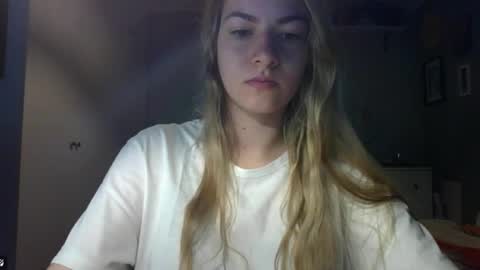Snapshot of rosie_june chatting on 02/25/26, 07:40 Rosie online show from 02/25/26, 07:40