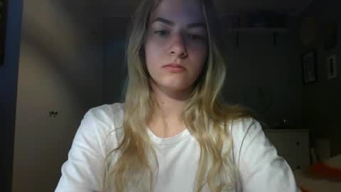 Snapshot of rosie_june chatting on 02/26/26, 08:02 Rosie online show from 02/26/26, 08:02