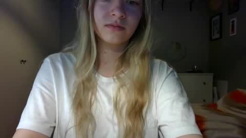Snapshot of rosie_june chatting on 02/27/26, 08:03 Rosie online show from 02/27/26, 08:03