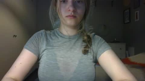 Snapshot of rosie_june chatting on 03/05/26, 08:32 Rosie online show from 03/05/26, 08:32
