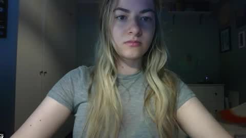 Snapshot of rosie_june chatting on 03/09/26, 07:34 Rosie online show from 03/09/26, 07:34