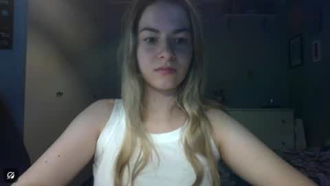 Snapshot of rosie_june chatting on 03/30/26, 06:58 Rosie online show from 03/30/26, 06:58