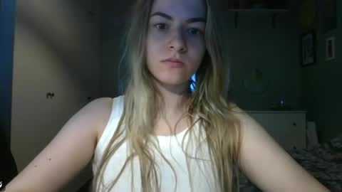 Snapshot of rosie_june chatting on 03/31/26, 06:47 Rosie online show from 03/31/26, 06:47