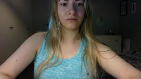 Snapshot of rosie_june chatting on 05/20/26, 06:52 Rosie online show from 05/20/26, 06:52