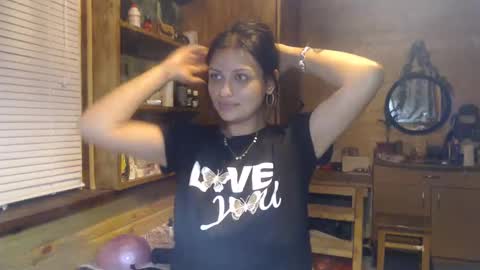 Snapshot of rosse2683 chatting on 09/24/25, 05:27 rosse2683 online show from 09/24/25, 05:27