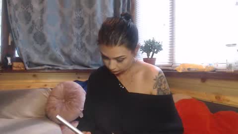 Snapshot of rosse2683 chatting on 10/02/25, 01:18 rosse2683 online show from 10/02/25, 01:18