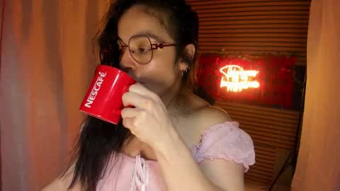 Snapshot of rosse_25 chatting on 12/17/25, 03:07 Would you like to help me with supplementation and sports suits so I can compete in powerlifting online show from 12/17/25, 03:07