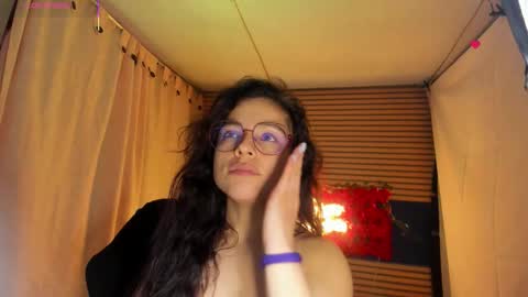 Snapshot of rosse_25 chatting on 01/05/26, 05:27 Would you like to help me with supplementation and sports suits so I can compete in powerlifting online show from 01/05/26, 05:27