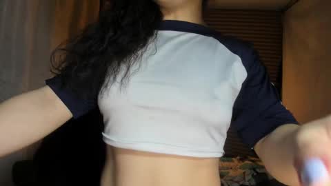 Snapshot of rosse_25 chatting on 01/18/26, 09:35 Would you like to help me with supplementation and sports suits so I can compete in powerlifting online show from 01/18/26, 09:35