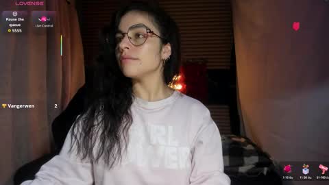 Snapshot of rosse_25 chatting on 01/19/26, 03:27 Would you like to help me with supplementation and sports suits so I can compete in powerlifting online show from 01/19/26, 03:27