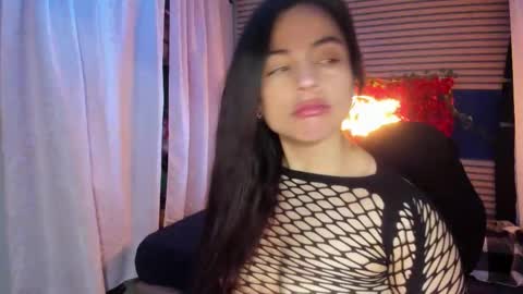 Snapshot of rosse_25 chatting on 02/25/26, 01:21 Would you like to help me with supplementation and sports suits so I can compete in powerlifting online show from 02/25/26, 01:21