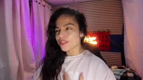 Snapshot of rosse_25 chatting on 03/16/26, 11:25 Would you like to help me with supplementation and sports suits so I can compete in powerlifting online show from 03/16/26, 11:25