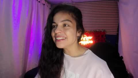 Snapshot of rosse_25 chatting on 03/18/26, 11:24 Would you like to help me with supplementation and sports suits so I can compete in powerlifting online show from 03/18/26, 11:24