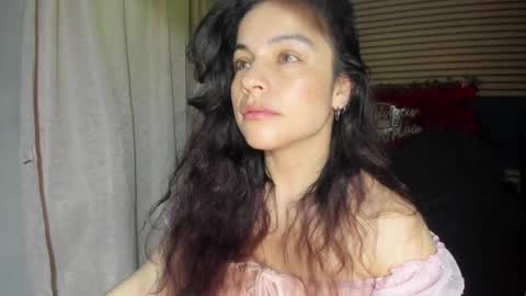 Snapshot of rosse_25 chatting on 03/30/26, 11:33 Would you like to help me with supplementation and sports suits so I can compete in powerlifting online show from 03/30/26, 11:33
