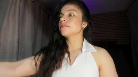 Snapshot of rosse_25 chatting on 03/31/26, 11:32 Would you like to help me with supplementation and sports suits so I can compete in powerlifting online show from 03/31/26, 11:32