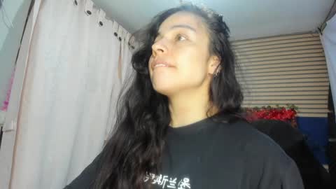 Snapshot of rosse_25 chatting on 04/10/26, 12:21 Would you like to help me with supplementation and sports suits so I can compete in powerlifting online show from 04/10/26, 12:21