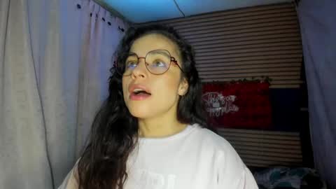 Snapshot of rosse_25 chatting on 04/14/26, 11:49 Would you like to help me with supplementation and sports suits so I can compete in powerlifting online show from 04/14/26, 11:49