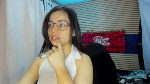 Snapshot of rosse_25 chatting on 04/15/26, 11:28 Would you like to help me with supplementation and sports suits so I can compete in powerlifting online show from 04/15/26, 11:28