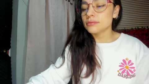 Snapshot of rosse_25 chatting on 04/17/26, 12:08 Would you like to help me with supplementation and sports suits so I can compete in powerlifting online show from 04/17/26, 12:08