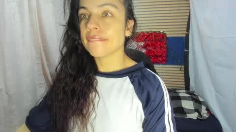 Snapshot of rosse_25 chatting on 04/24/26, 11:23 Would you like to help me with supplementation and sports suits so I can compete in powerlifting online show from 04/24/26, 11:23