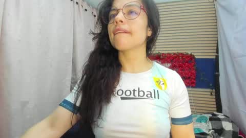 Snapshot of rosse_25 chatting on 05/05/26, 12:13 Would you like to help me with supplementation and sports suits so I can compete in powerlifting online show from 05/05/26, 12:13
