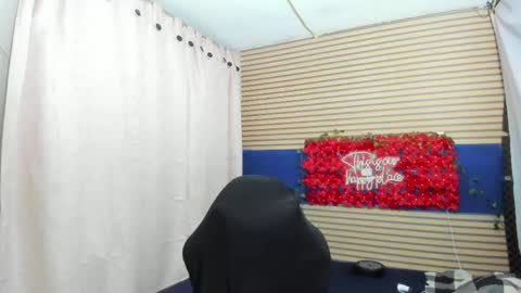 Snapshot of rosse_25 chatting on 05/06/26, 12:10 Would you like to help me with supplementation and sports suits so I can compete in powerlifting online show from 05/06/26, 12:10