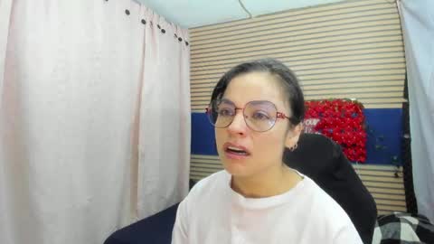 Snapshot of rosse_25 chatting on 05/08/26, 01:27 Would you like to help me with supplementation and sports suits so I can compete in powerlifting online show from 05/08/26, 01:27