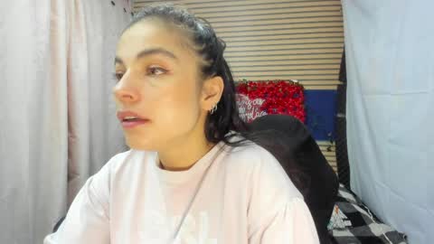 Snapshot of rosse_25 chatting on 06/02/26, 01:24 Would you like to help me with supplementation and sports suits so I can compete in powerlifting online show from 06/02/26, 01:24