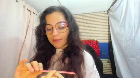 Snapshot of rosse_25 chatting on 06/09/26, 12:39 Would you like to help me with supplementation and sports suits so I can compete in powerlifting online show from 06/09/26, 12:39