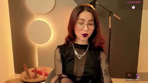 Snapshot of rosse_98_ chatting on 11/05/25, 01:55 Miss Rosse online show from 11/05/25, 01:55