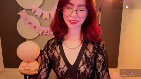 Snapshot of rosse_98_ chatting on 11/19/25, 12:27 Miss Rosse online show from 11/19/25, 12:27