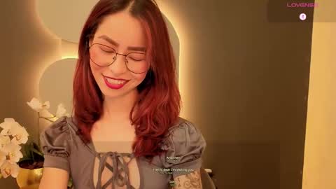 Snapshot of rosse_98_ chatting on 12/18/25, 03:29 Miss Rosse online show from 12/18/25, 03:29