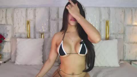 Snapshot of rosse_lennon chatting on 05/24/26, 01:21 Rosse online show from 05/24/26, 01:21